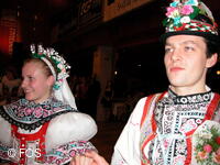 Národní krojový ples FOS 2004