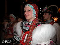 Národní krojový ples FOS 2004