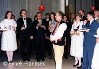 Národní krojový ples FOS 2004