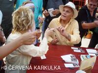 Setkání Jeníčků a Mařenek 2010 - autogramiáda Jana Přeučila