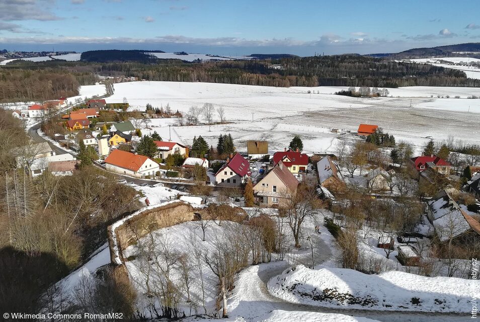 Podhradí u Třemošnice - pohled od Lichnice