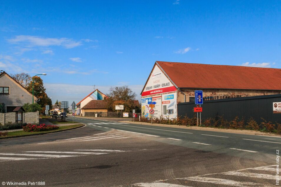 Valy u Přelouče, Pardubická ul.
