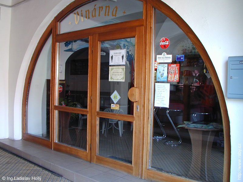 Tovačov, vinárna Esko bar